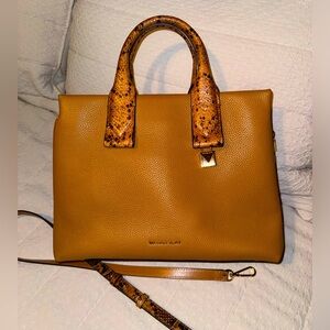 New! Michael Kors leather handbag!!!!